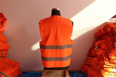 고가인성 셔츠를 실내에서 건조하면 광택에 영향을 미치나요?